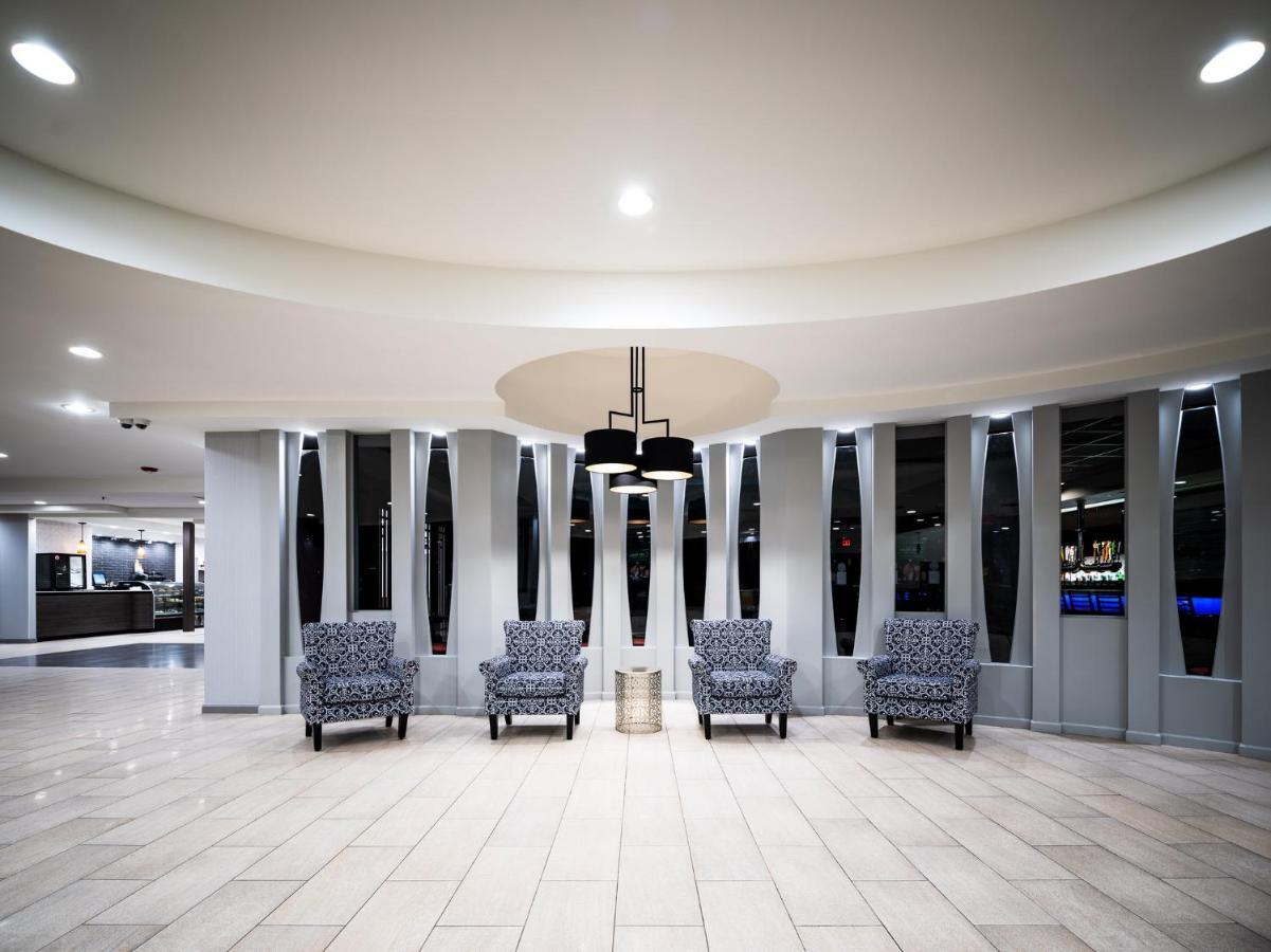 Holiday Inn Newark International Airport Exterior photo