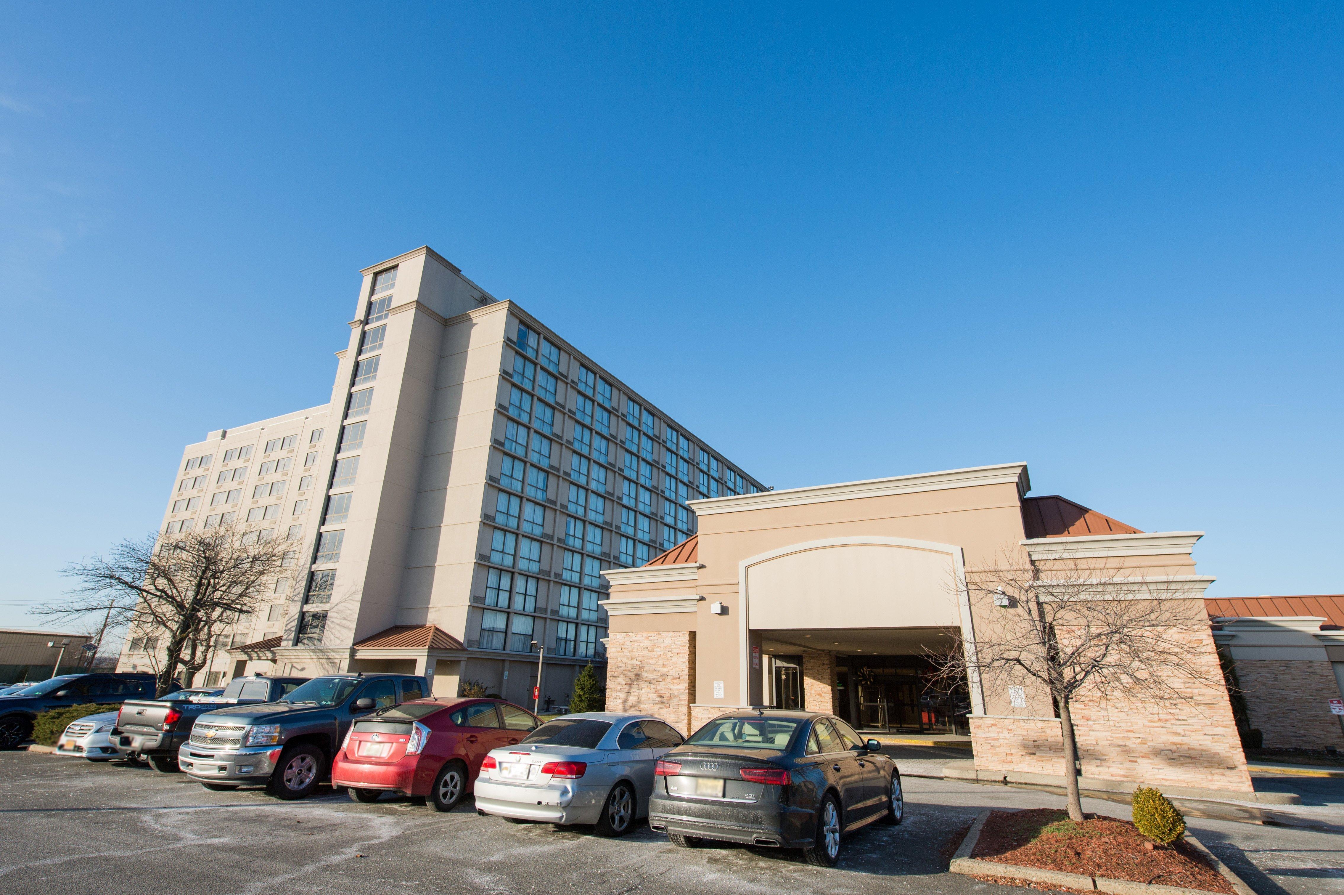 Holiday Inn Newark International Airport Exterior photo