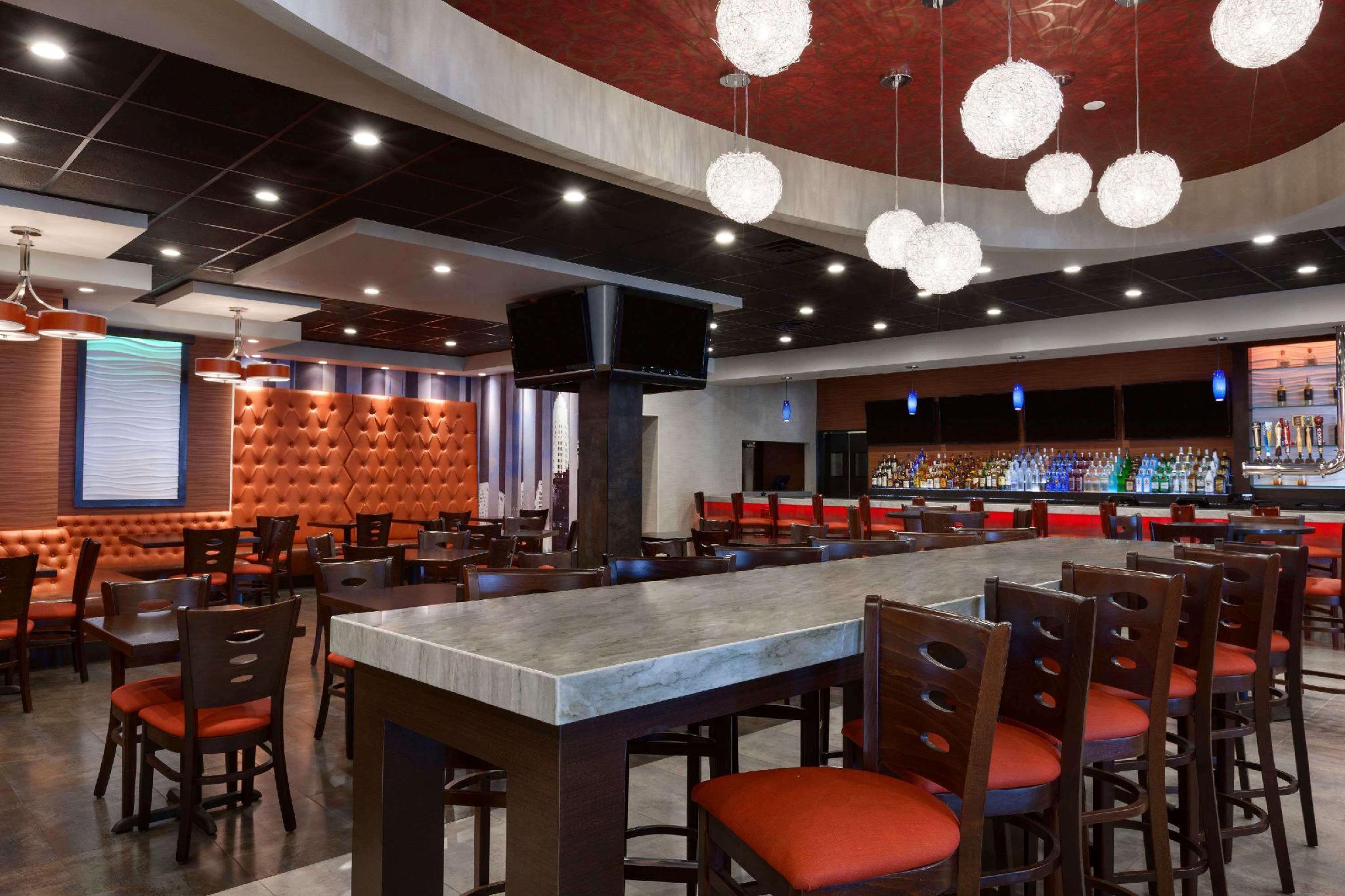 Holiday Inn Newark International Airport Exterior photo