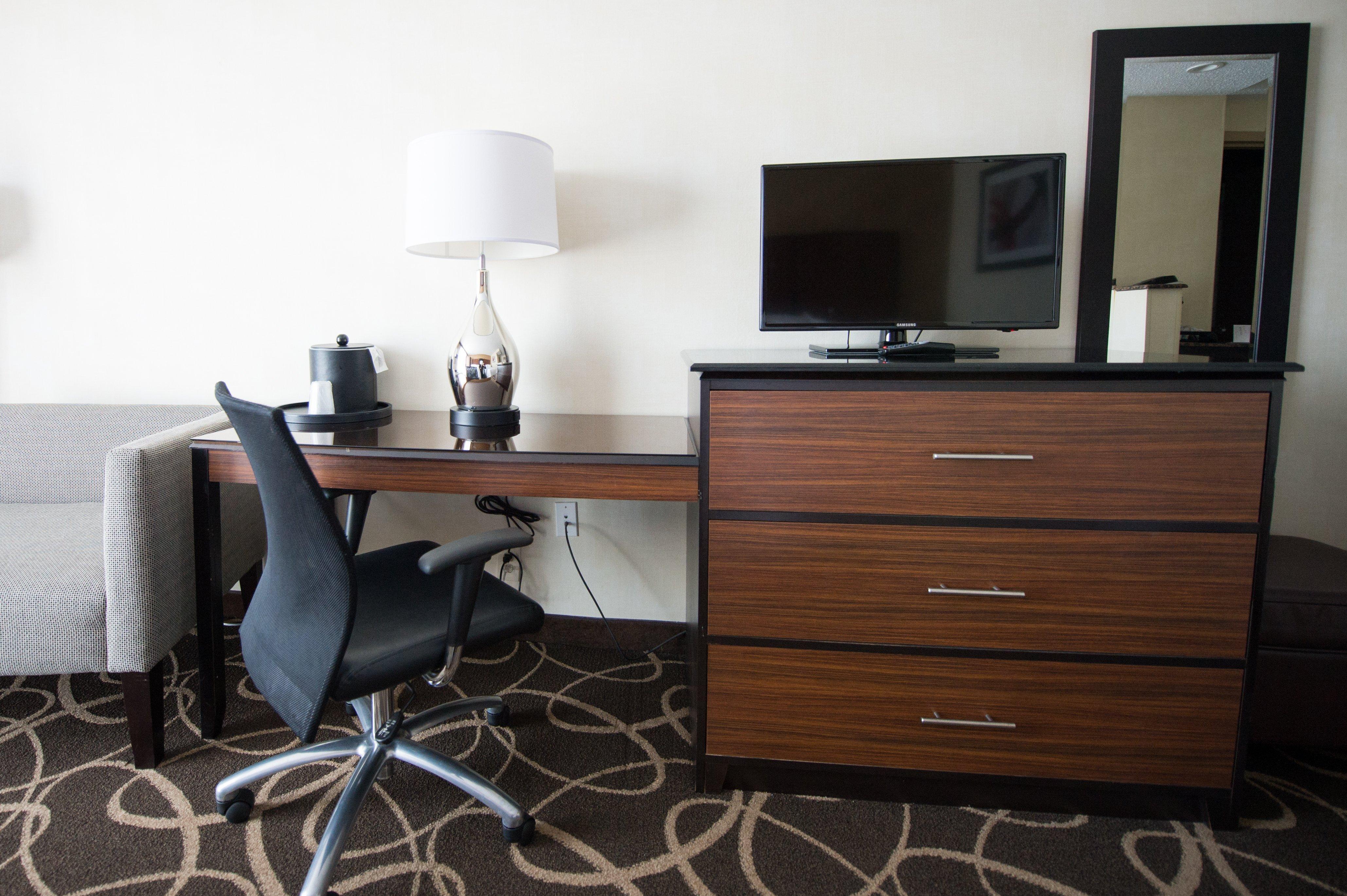 Holiday Inn Newark International Airport Exterior photo
