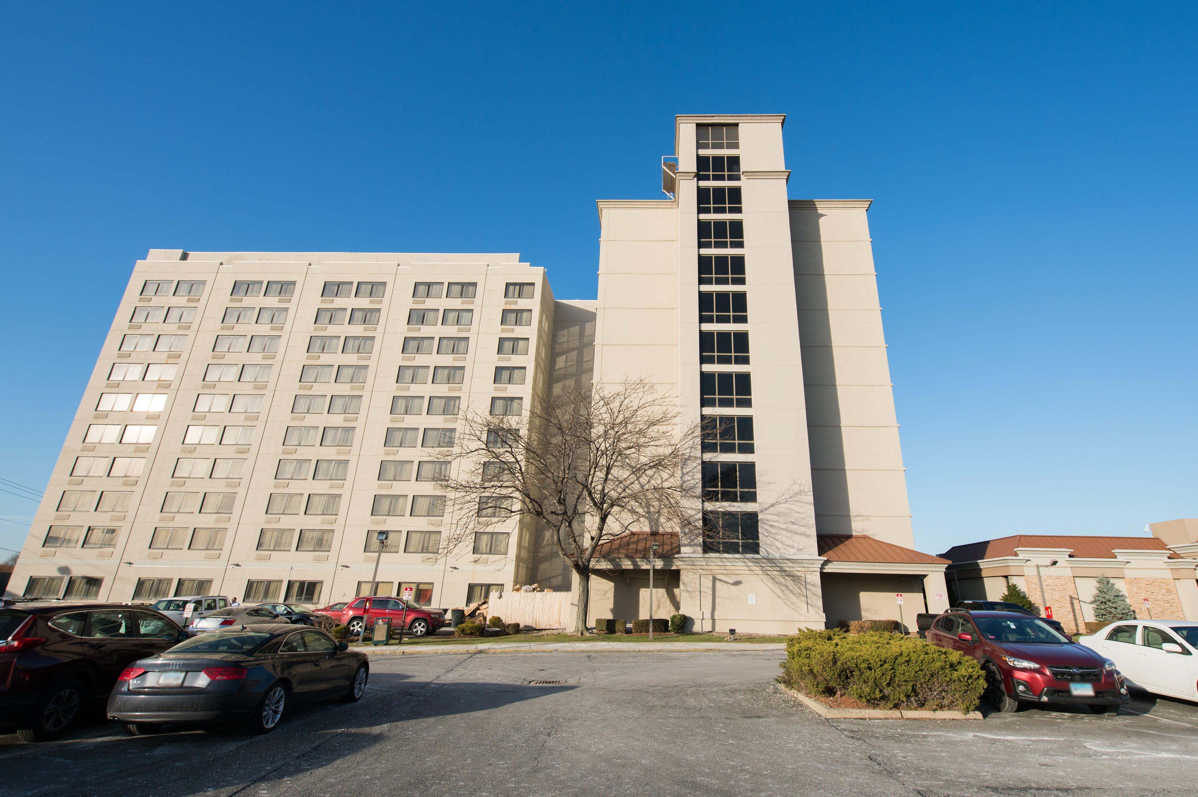 Holiday Inn Newark International Airport Exterior photo