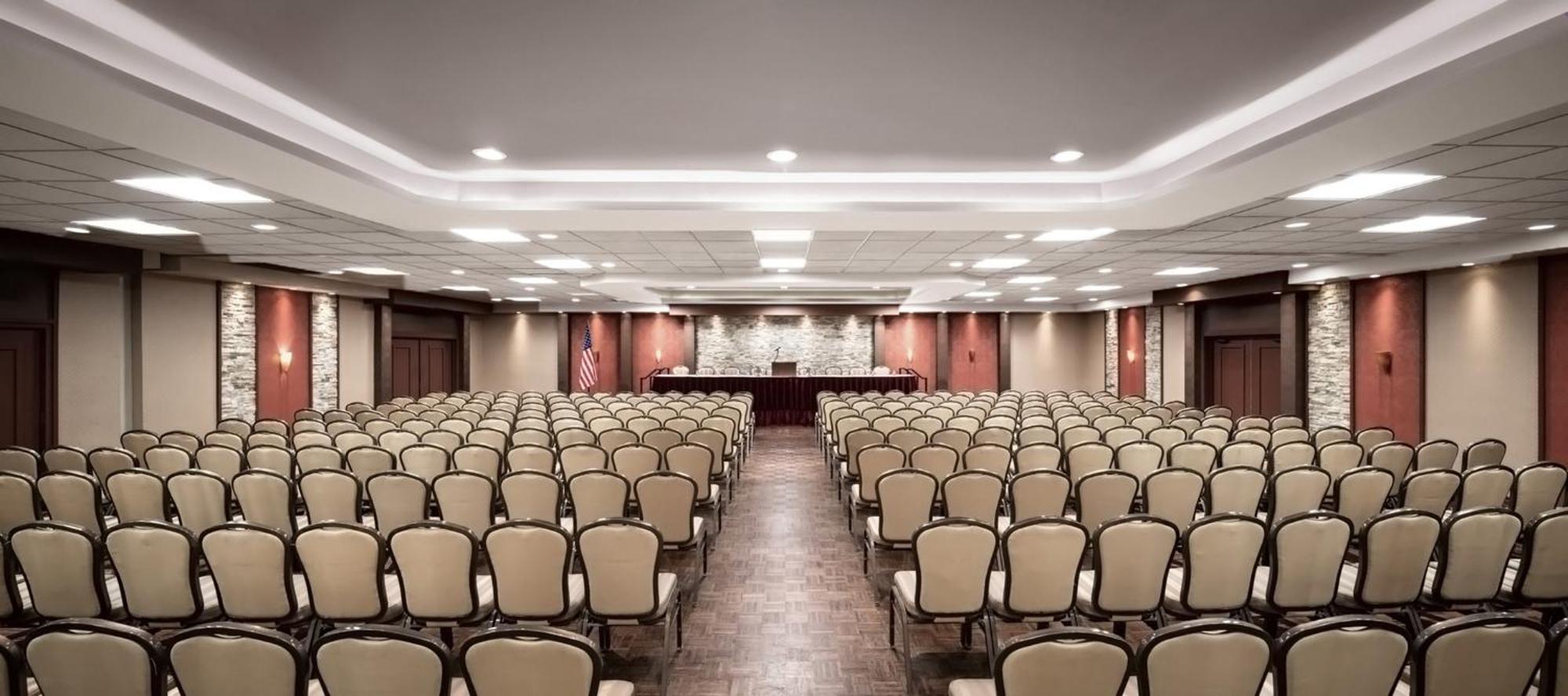 Holiday Inn Newark International Airport Exterior photo